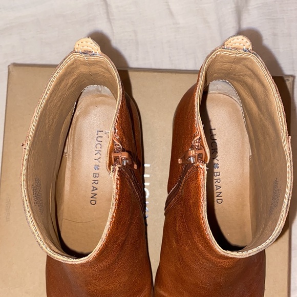 Lucky Brand Saddle Brown Leather Ankle Boot Size 9.5 - Picture 4 of 8